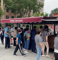 【我为群众办实事（二）】我院推出流动餐车便民服务