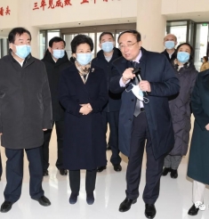 省政协主席葛慧君到我院质子中心调研