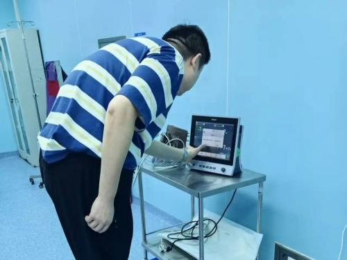 五一假期坚守“医”线，筑牢设备安全防线