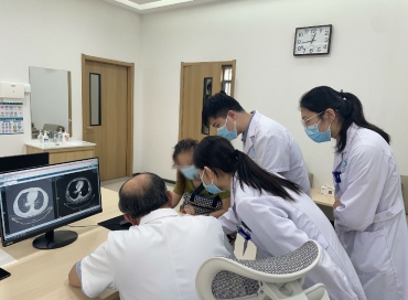情系患者医者仁心——于金明院士门诊纪实