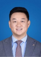 王震