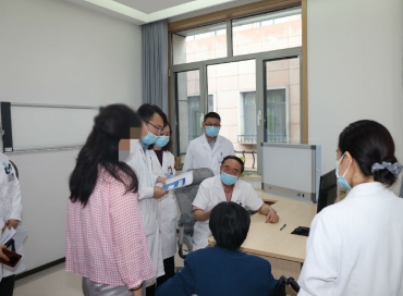 假期“不打烊”的院士门诊