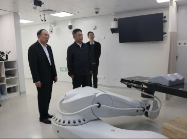 省科技厅党组书记、厅长孙海生一行到山一大附属肿瘤医院调研