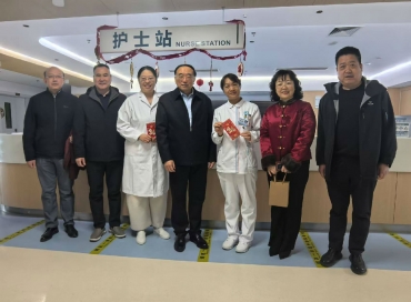 正月初一慰问不停歇于金明院士赴山肿质子院区看望一线值班人员